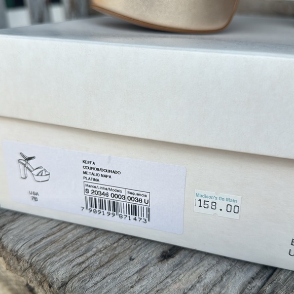 SCHUTZ Gold Strappy Heels Elegant Design - Picture 4 of 4